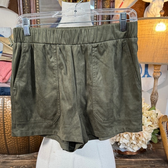 Steve Madden Pants - Steve Madden Olive Green High-Waist Pull-On Shorts
